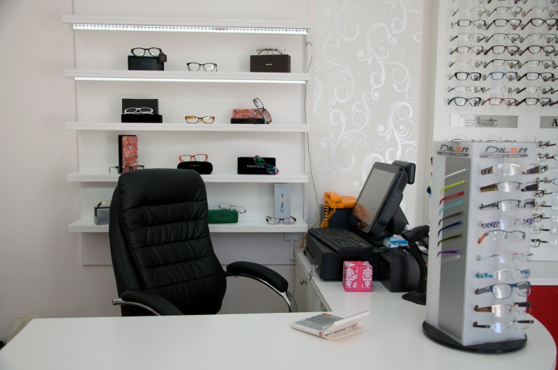 opticien-THEOULE SUR MER-min_spectacle-office-furniture-room-interior-design-design-809392-pxhere.com